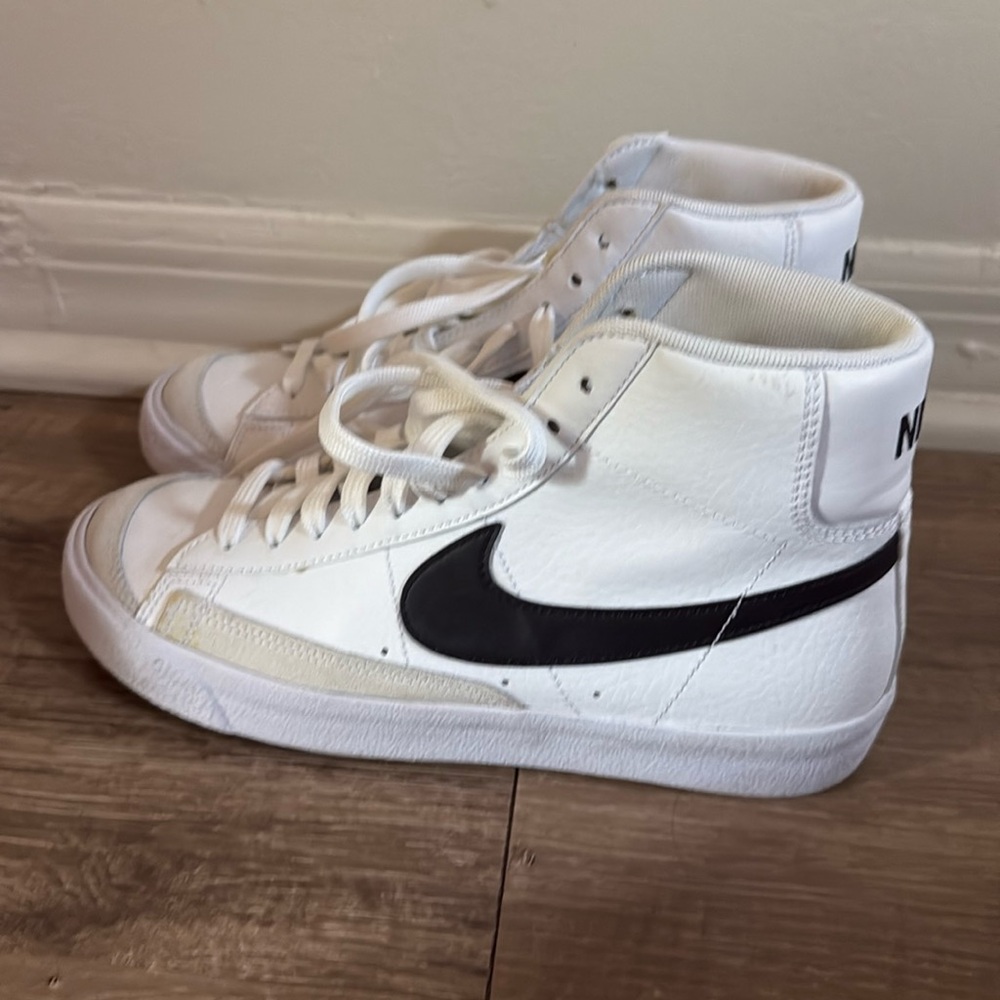 Nike Blazer Mid 77s